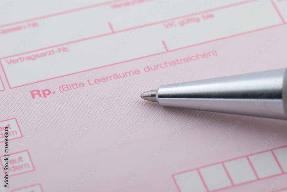 Verordnung mit Kugelschreiber