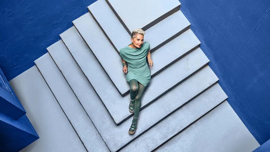 Modelle tragen Kompressionsstrümpfe